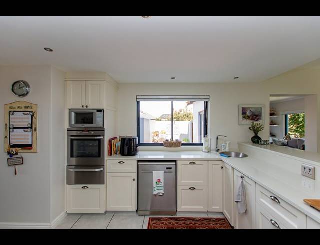 3 BEDROOM HOUSE FOR SALE IN LANGEBAAN COUNTRY ESTATE